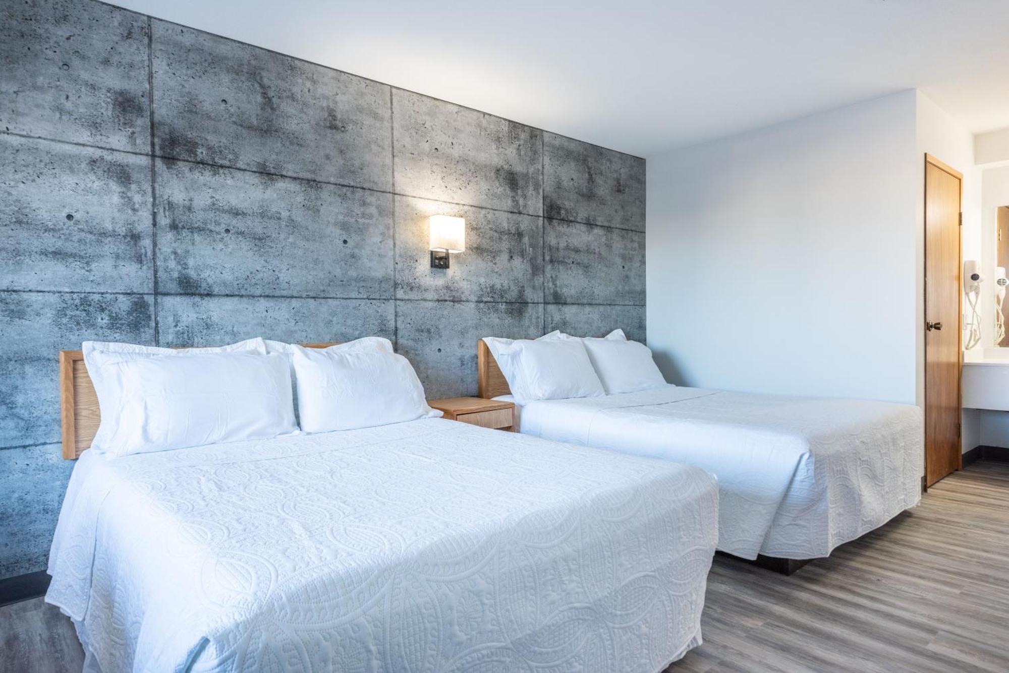 Blue Horse Motel Beiseker Esterno foto